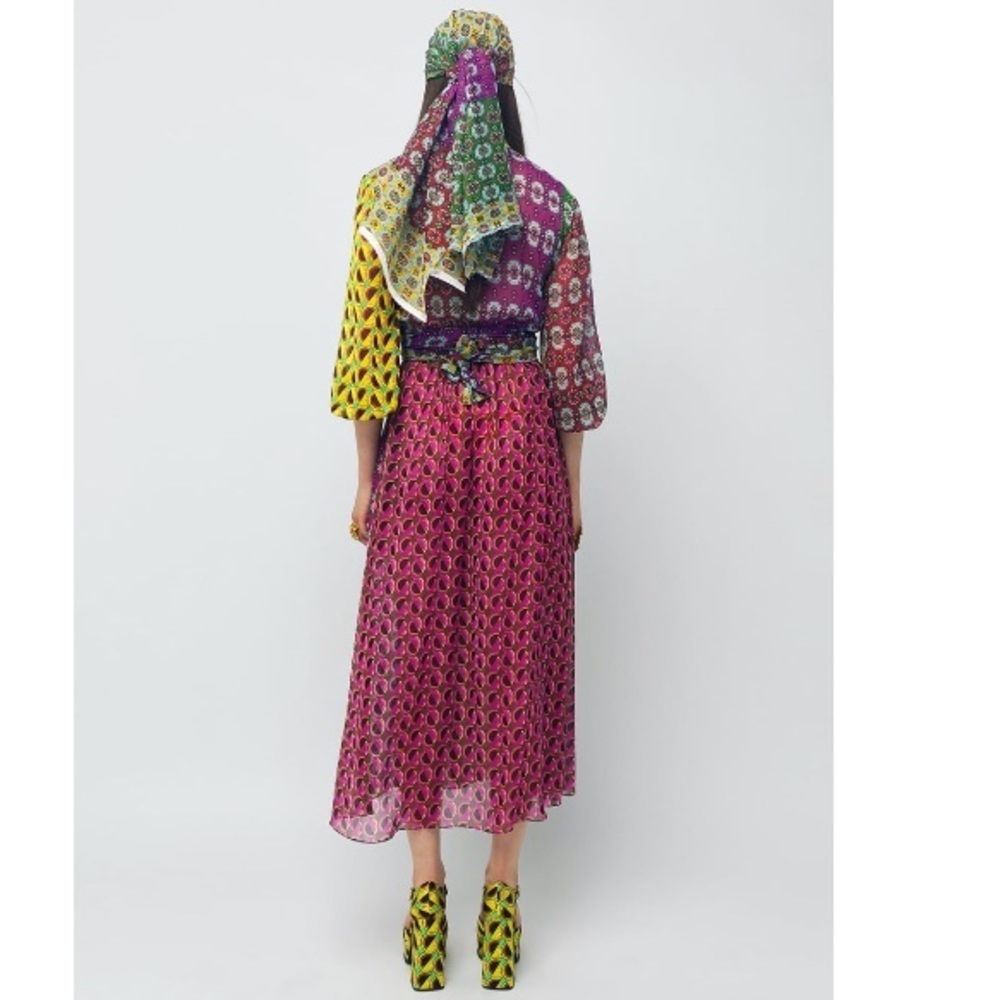 - Zara printed wrap Like Dress - Picture 6 of 12